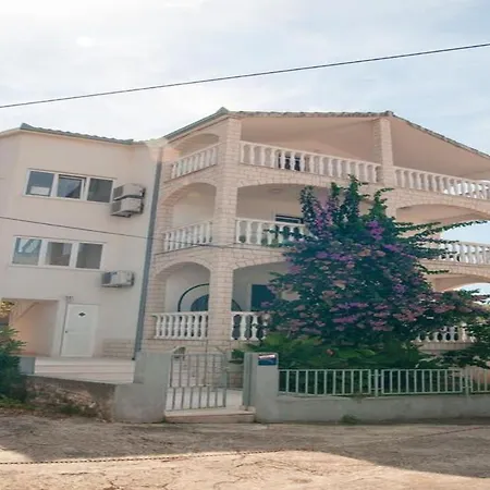 Boze - 100 M From Sea Τρογκίρ